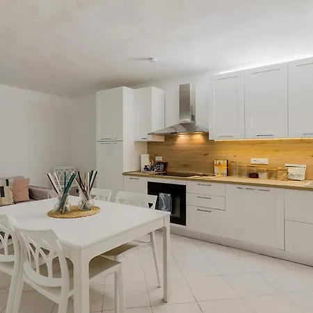 Appartement La Casa Di Nonno Roberto By Rentbeat *